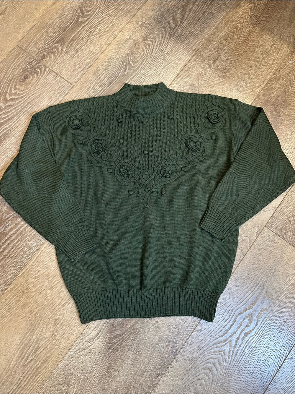 Vintage forest green knit pullover sweater sz M mock neck appliqué